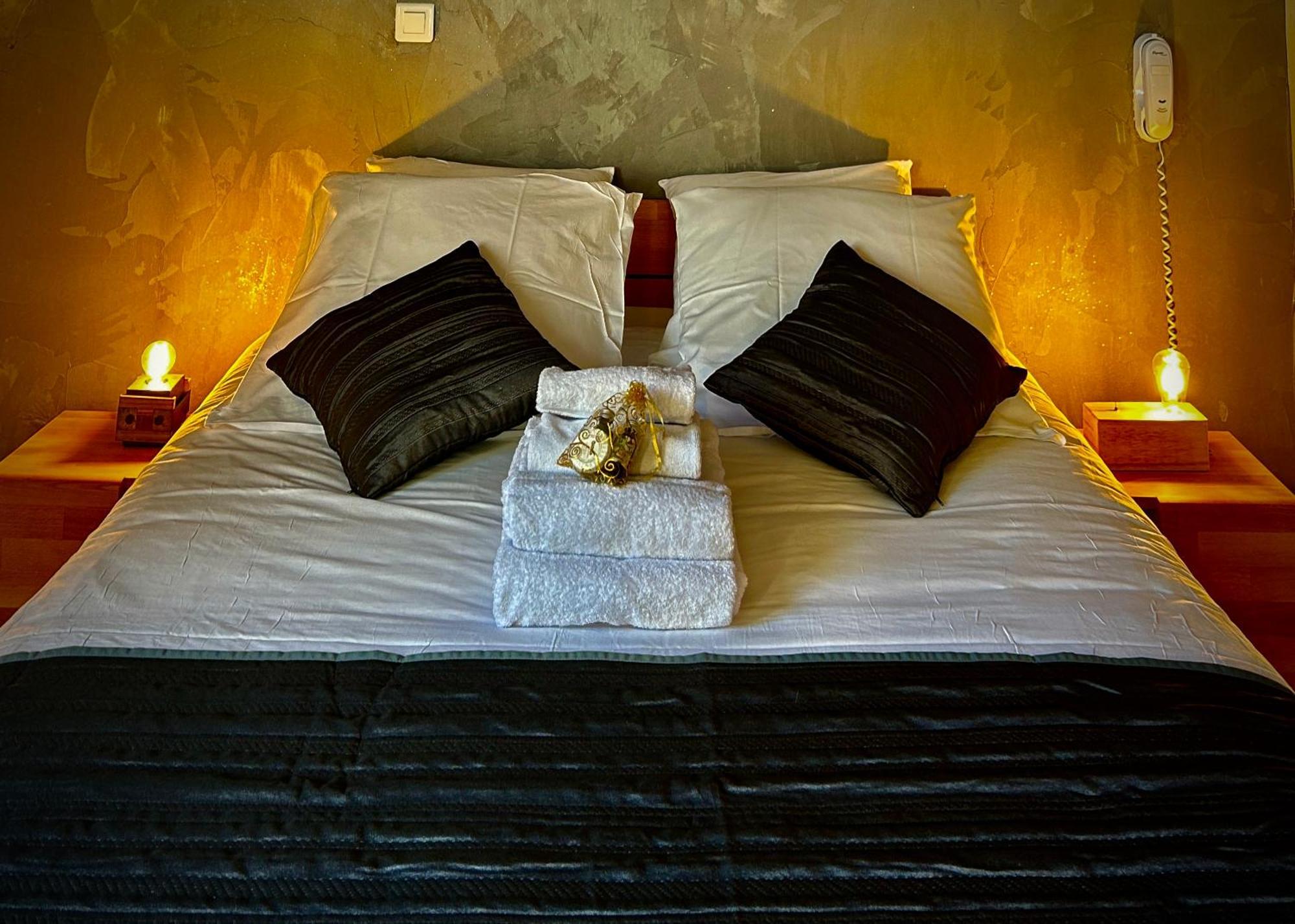 Hotel Relais de la Voie Sacrée Issoncourt Esterno foto