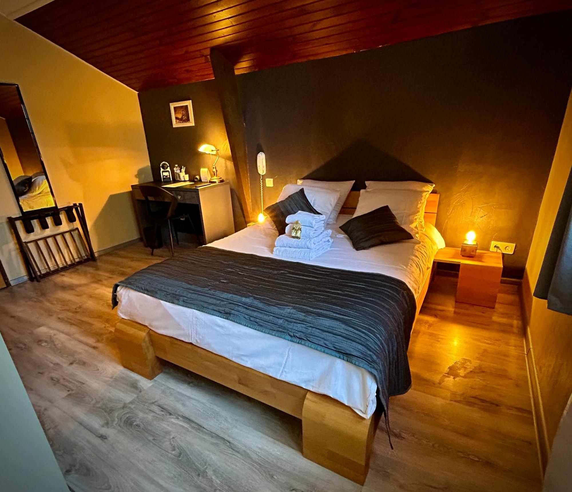 Hotel Relais de la Voie Sacrée Issoncourt Esterno foto